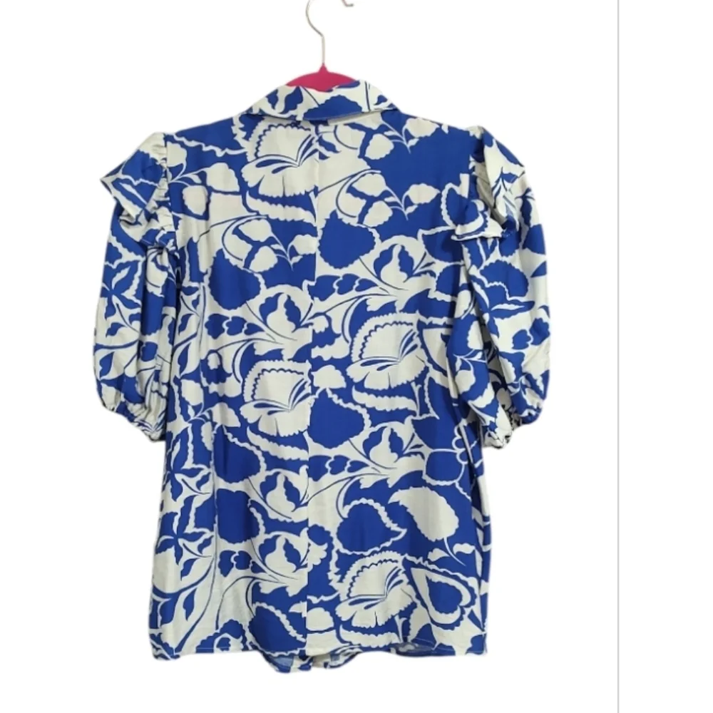 Anthropologie Blue & White Floral Puff Sleeve Button Front Structured Collar